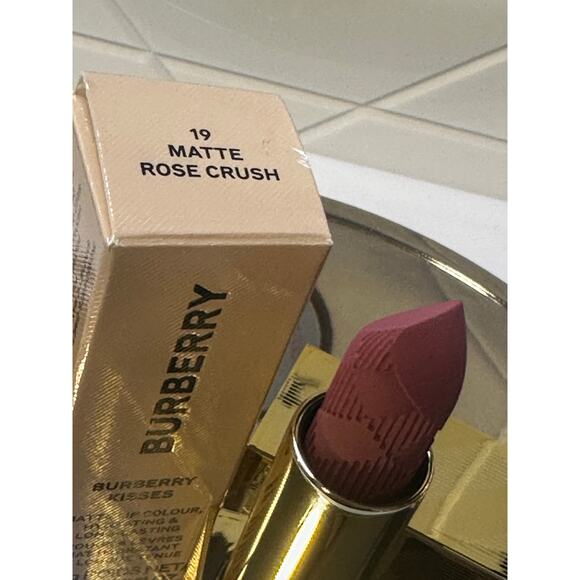 Burberry Kisses Hydrating & Long-lasting  Lip Colour- 19 ROSE CRUSH Matte - NEW - Picture 4 of 5